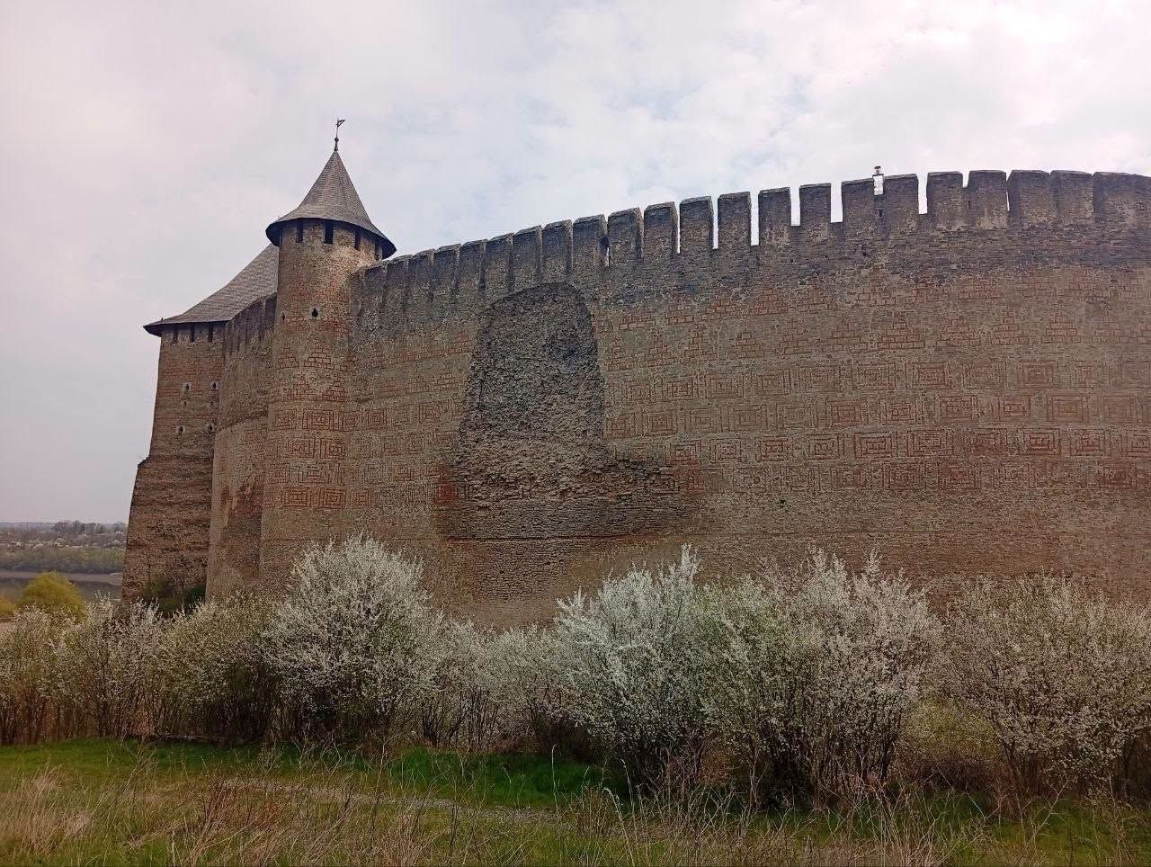 Мур фортеці в Хотині обвалився