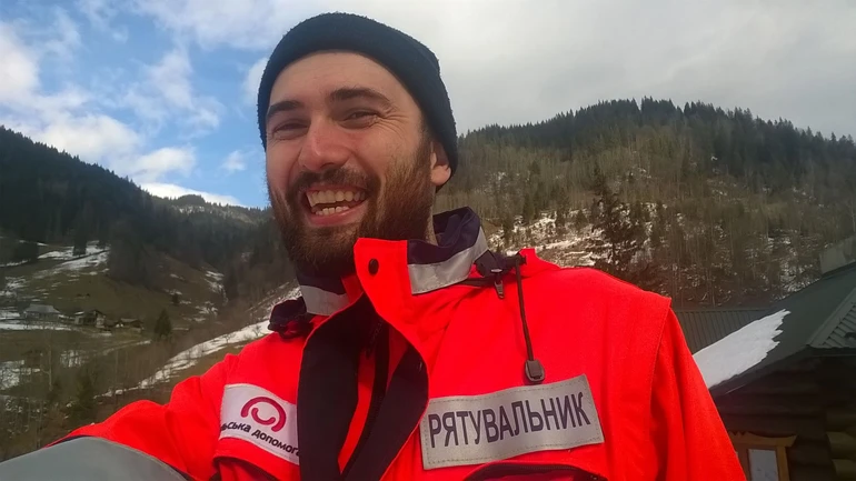 Кілька років Віталій Дерех пропрацював рятувальником в Івано-Франківську. 2018 р