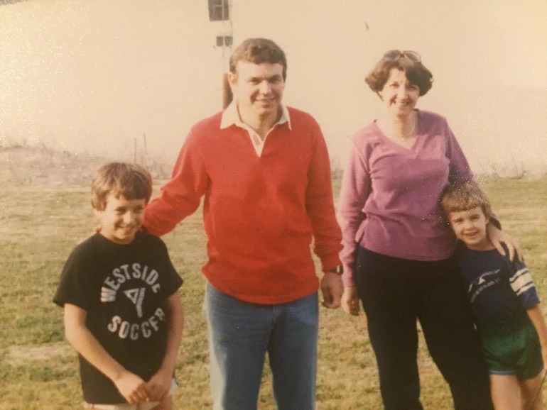 Брент разом із сім'єю