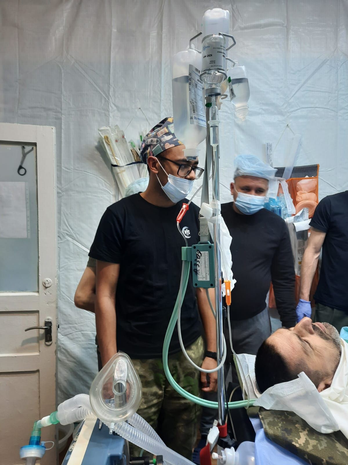 Медики під час операції