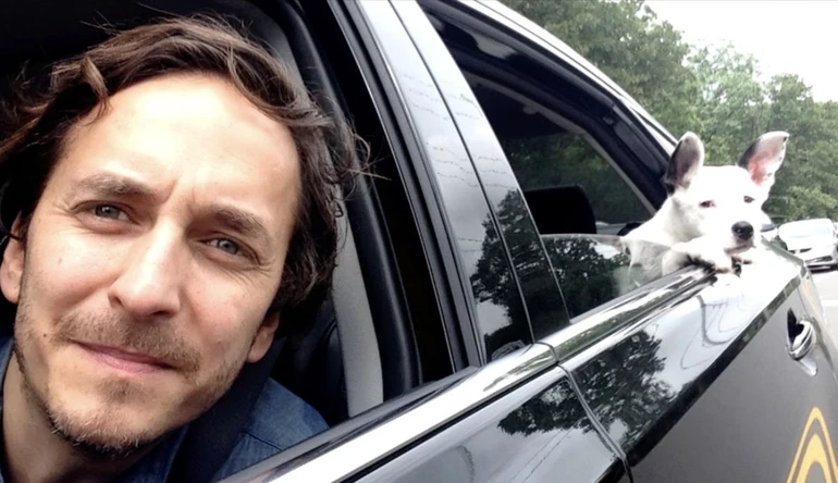 Брент зі своїм собакою