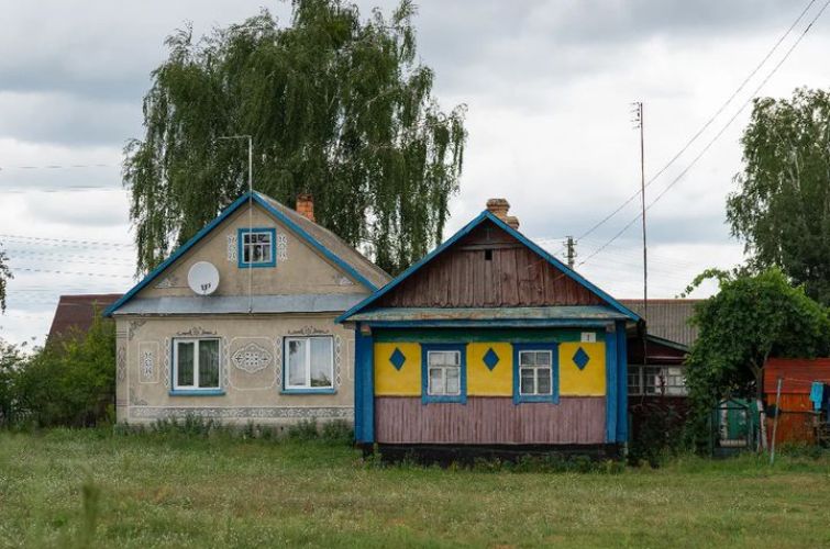 Хати у селі Зносичі, Рівненська область. Фото: Анна Ільченко