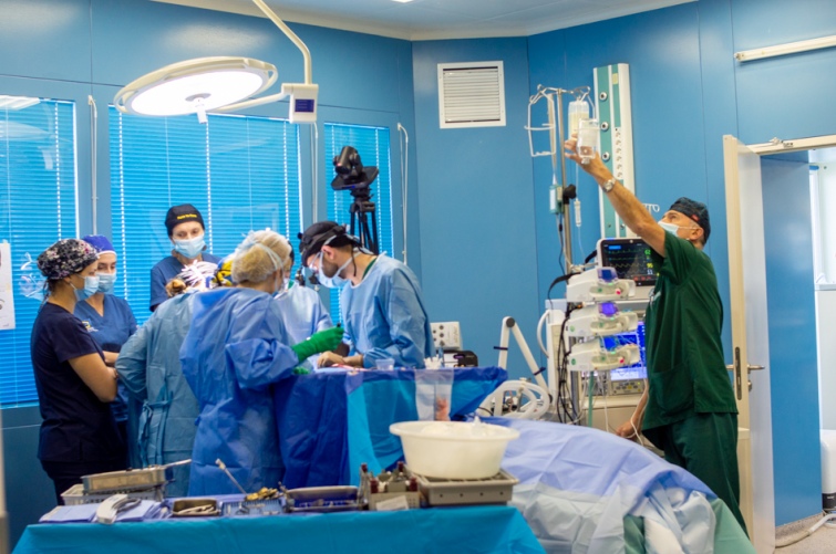 Українські лікарі навчаються від хірургів з США