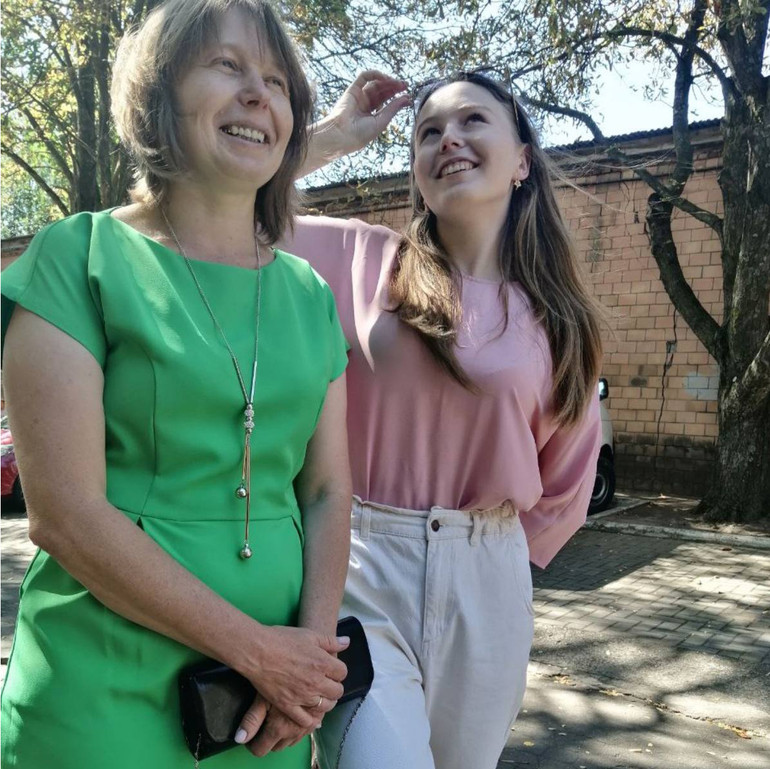 Олеся Михайленко з мамою Надією