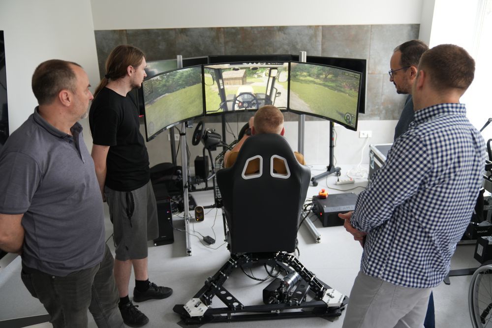 Симулятор для посилення нейропластичності при лікуванні контузій