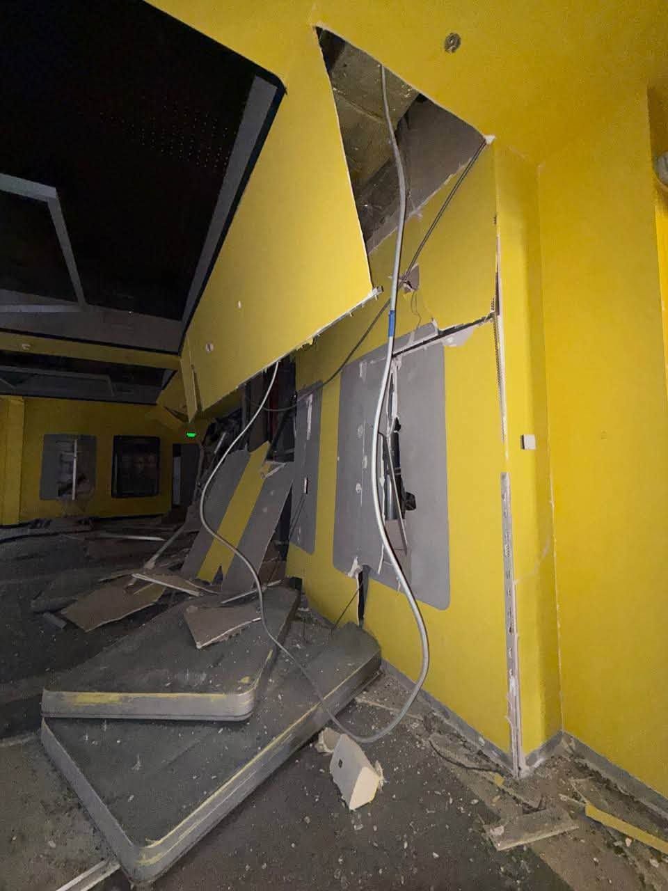 Руйнування в зоопарку "Звірополіс"
