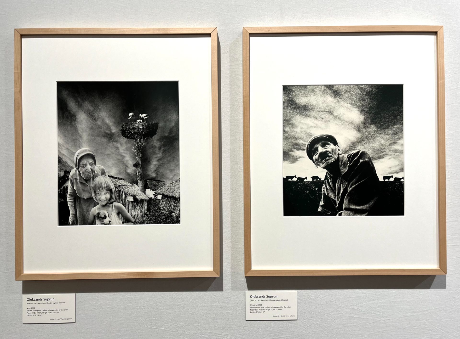 На стенді можна було придбати рідкісні колажі Олександра Супруна 1970х-1990х років