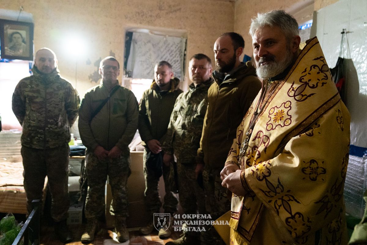 Капенал із військовими