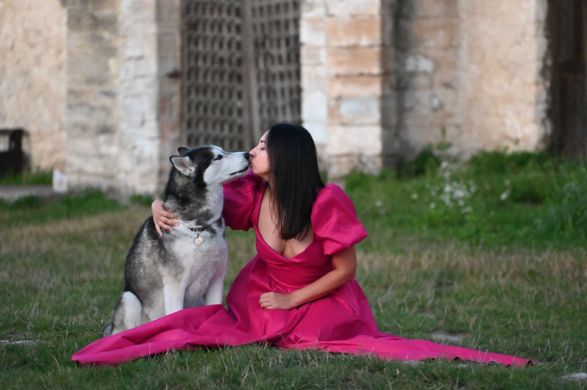 Оля та її собака Михайло