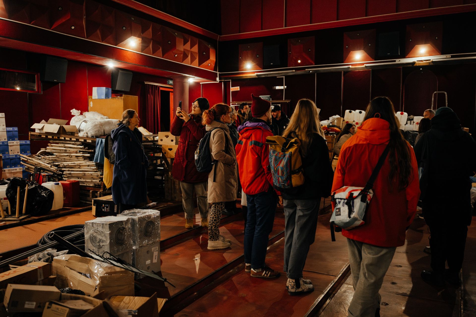 Учасниці та учасники музейного воркшопу у вінницькому кінотеатрі ім. Коцюбинського