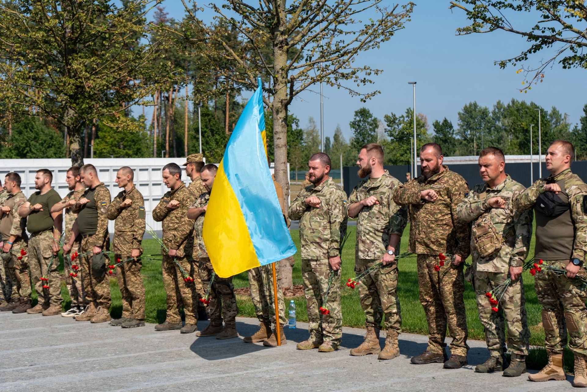 Поховання на меморіальному кладовищі
